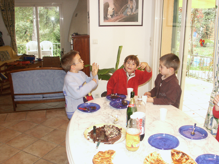 2003-10 6ans amis 005.jpg - DCF 1.0